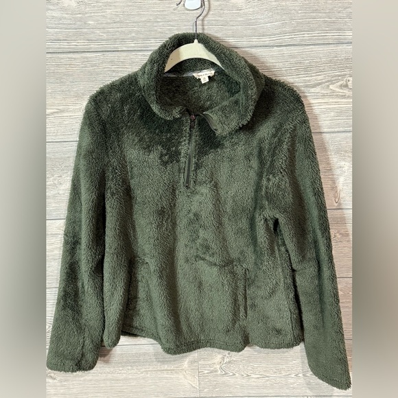 Hem & Thread 1/4 Zip Pullover Fleece, Green, Size Medium. - Picture 3 of 7
